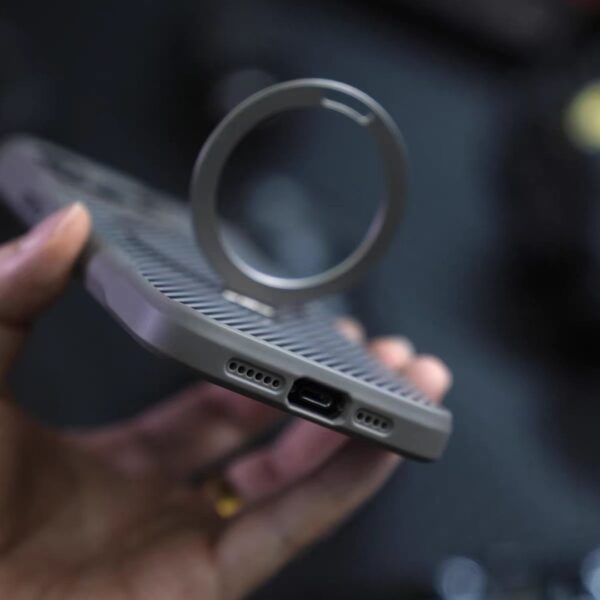 Carbon MagSafe Case With Metal Kickstand For iPhone 6